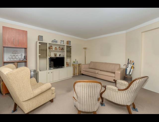 2 BEDROOM APARTMENT TO LET IN THREE ANCHOR BAY